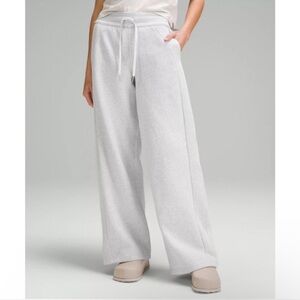Lululemon Scuba Mid-Rise Wide-Leg Full Length Grey Sweatpants